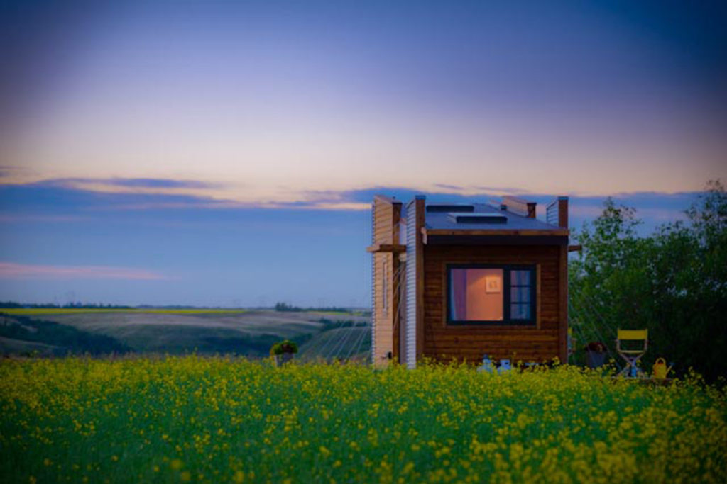 TINY HOUSE PLANS - CONTEMPORARY DRAGONFLY-20 - EXTERIOR AT SUNSET